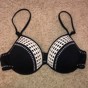 NWOT VS swim bikini top